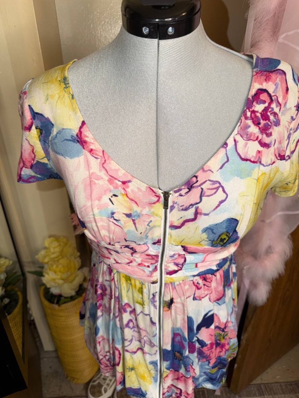 Forever 21 Multicolor Floral Zip-Front Top in Pink, Yellow, Blue